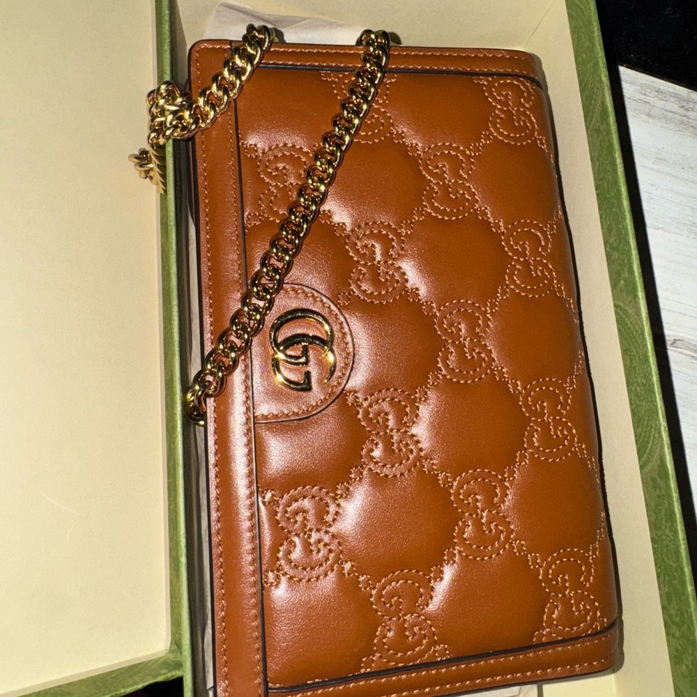 Gucci Tan Leather Wallet with Gold Chain